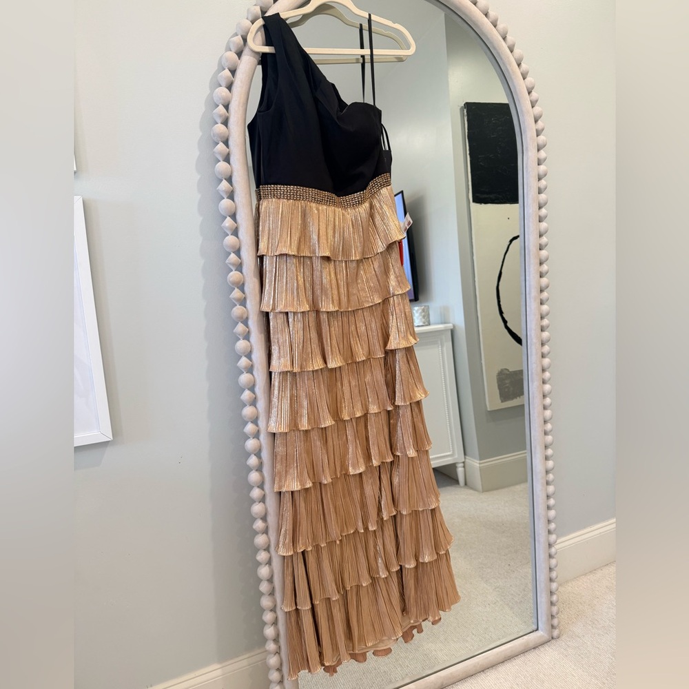 Mac Duggal Black and Gold Pleated Tiered Maxi Skirt